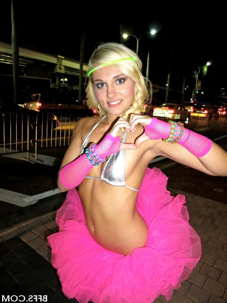 10P Cadence Lux and her girlfriends get together for a wild party