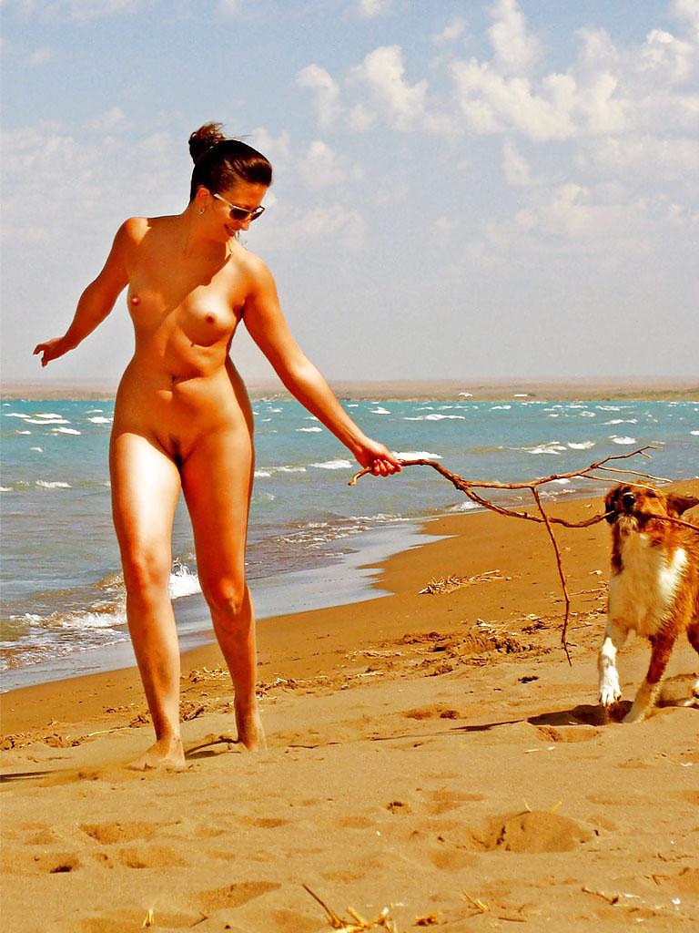 20P Naked beach 144.