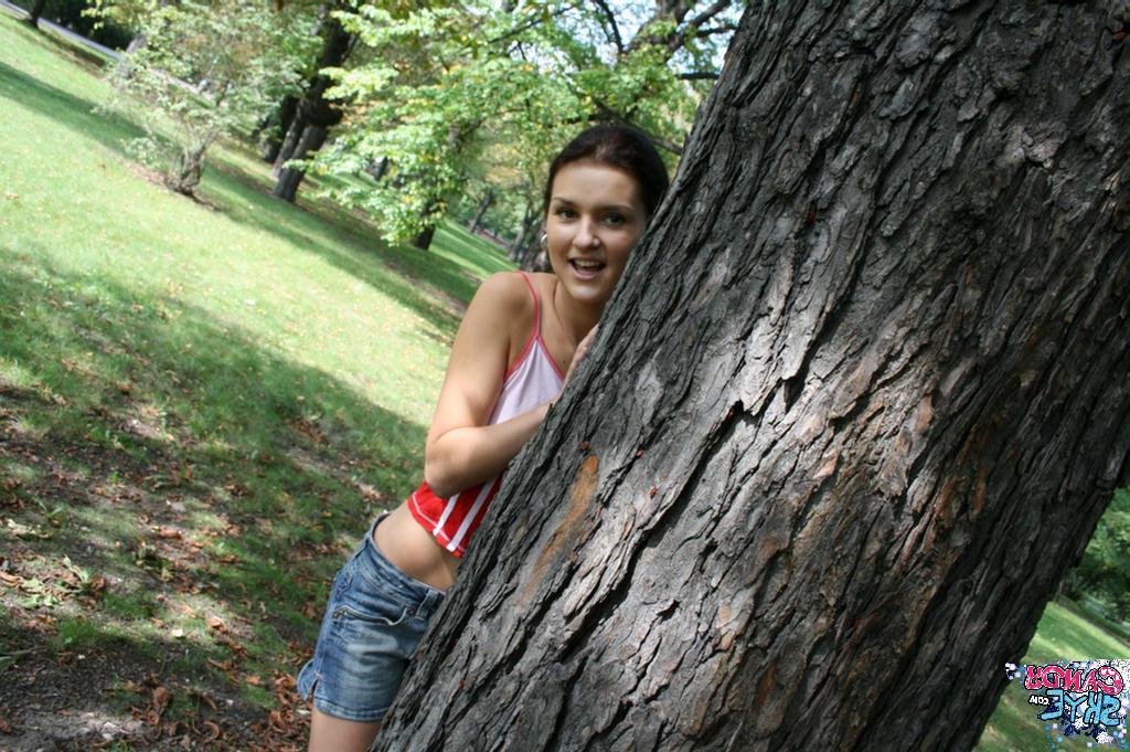15P Pictures of Candy Skye flashing in a park