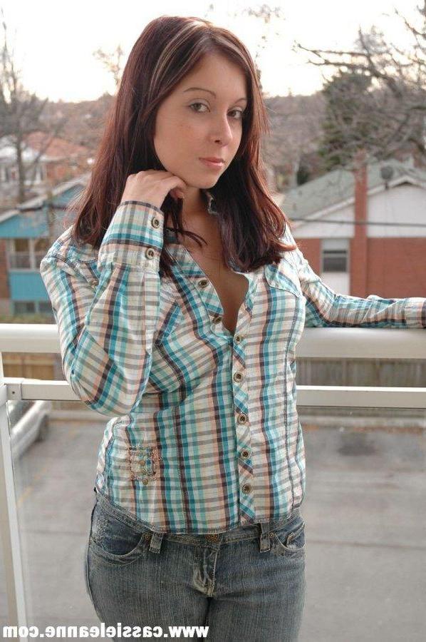 16P Pictures of Cassie Leanne flashing her fun parts