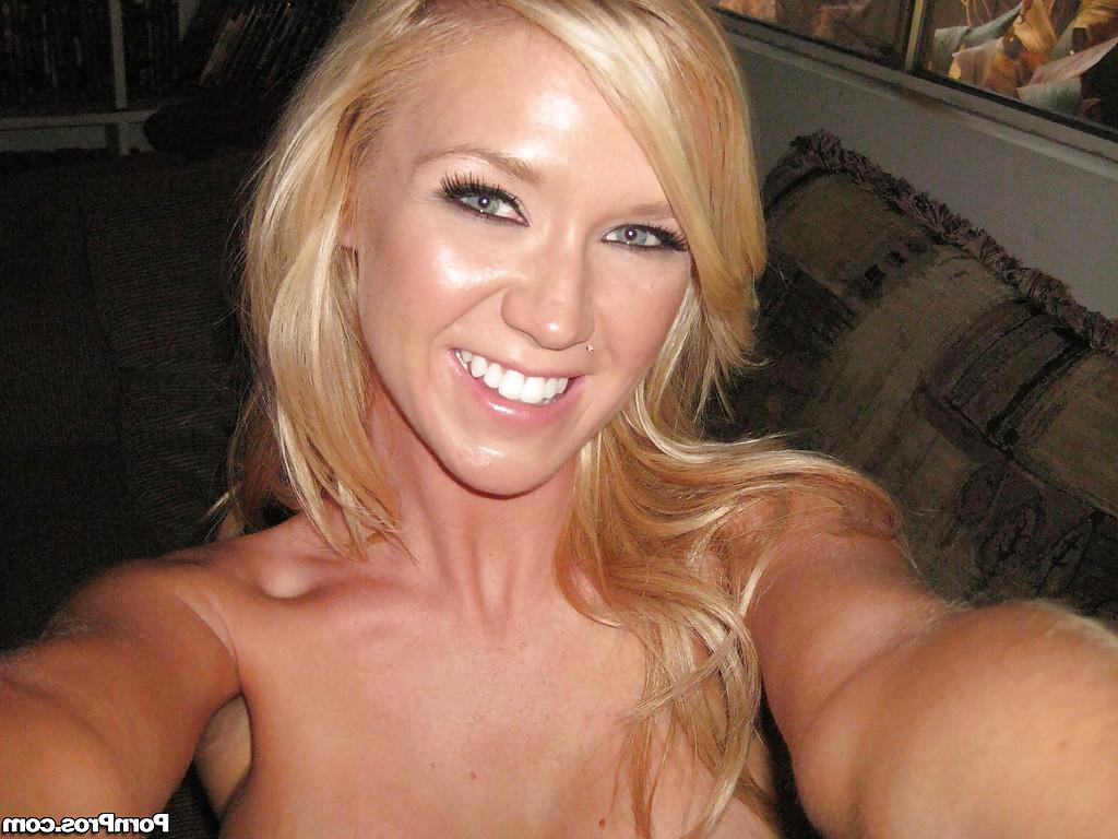 16P Coed girlfriend Dylan Riley with big tits shows her shaved pussy