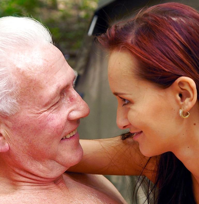 15P Camping hotties - geil und scharf im outdoor Wald