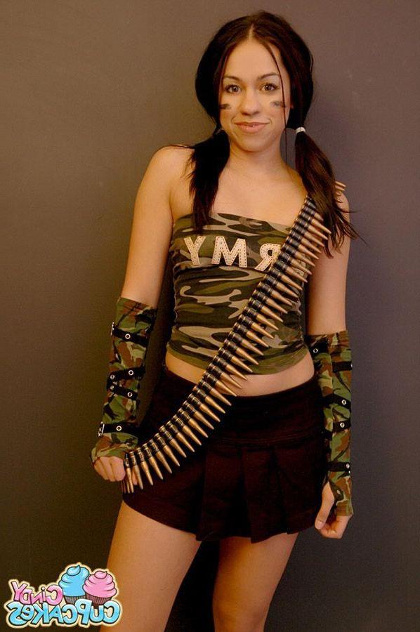 20P Pictures of teen nympho Cindy Cupcakes ready to blow you away