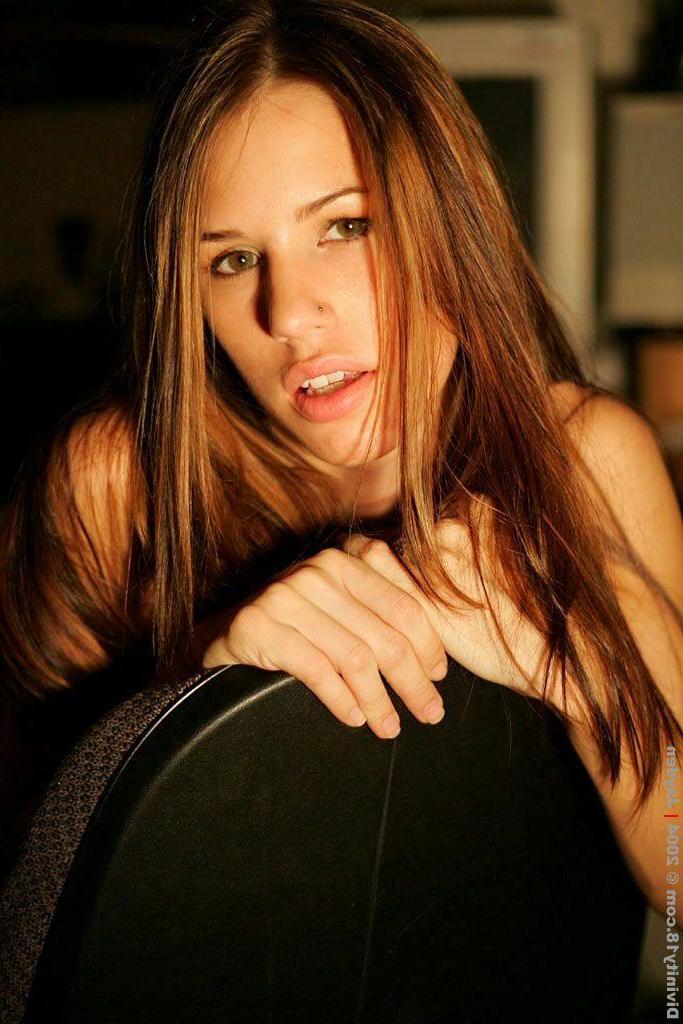 16P Jayden takes off her shirt