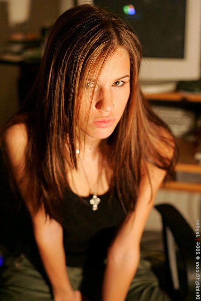 16P Jayden takes off her shirt