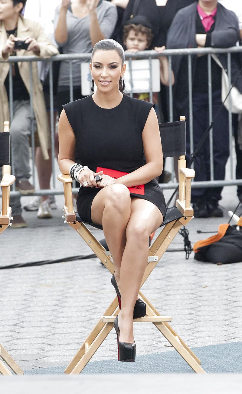 25P Kim Kardashian Panty Flash While Filming Project Runway