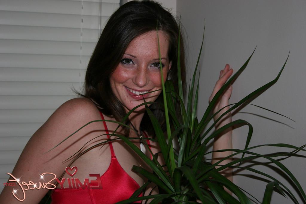 20P Pictures of Emily Sweet teasing in her underwear