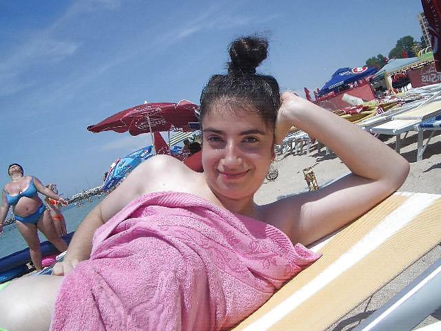 25P Mixed nude beach pics