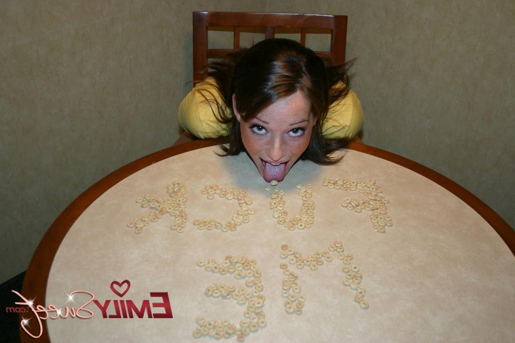 20P Pictures of Emily Sweet showing you her tits