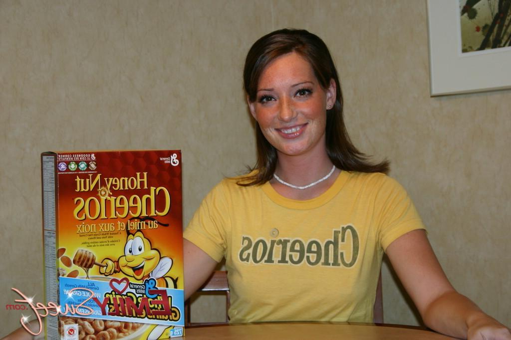 20P Pictures of Emily Sweet showing you her tits