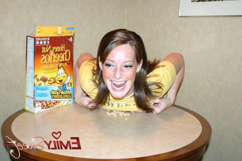 20P Pictures of Emily Sweet showing you her tits