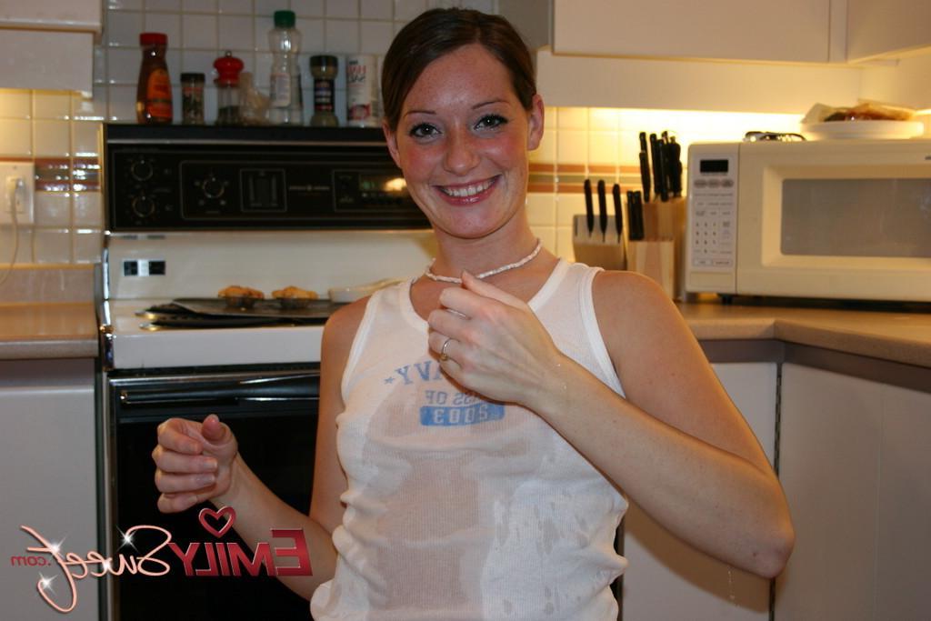 20P Pictures of teen Emily Sweet making herself all wet