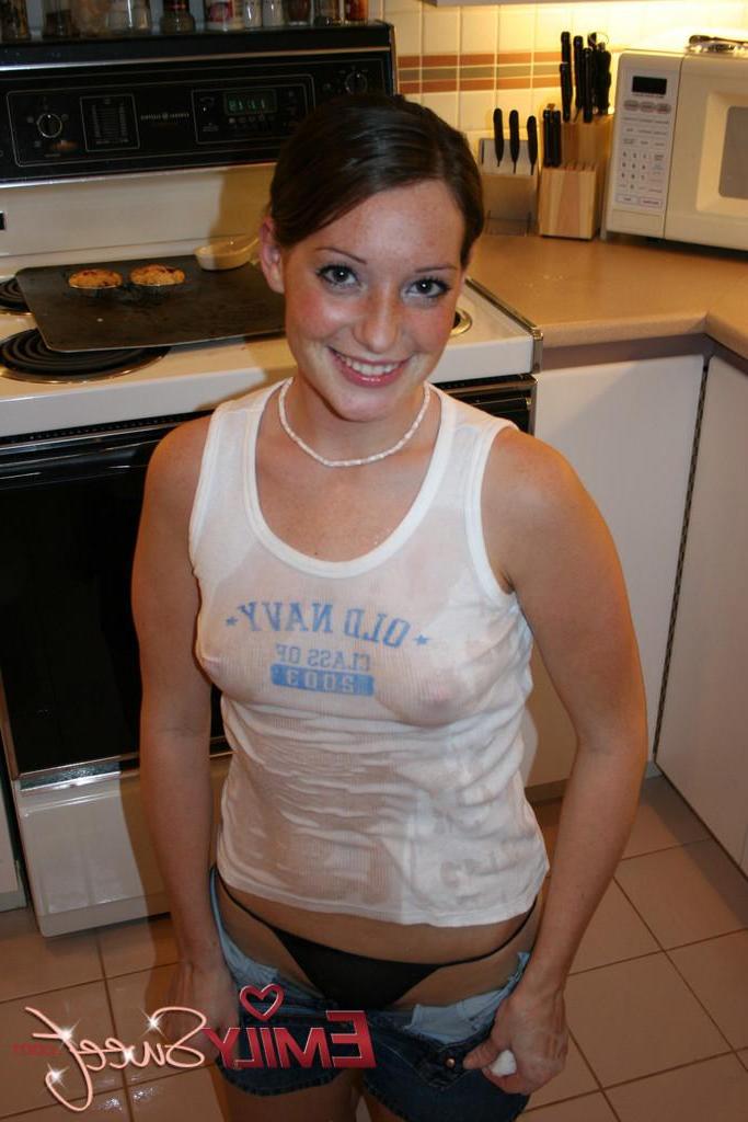 20P Pictures of teen Emily Sweet making herself all wet