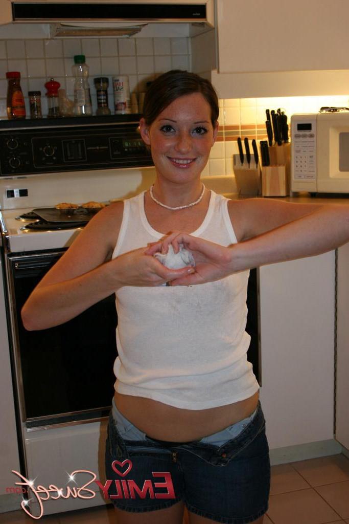 20P Pictures of teen Emily Sweet making herself all wet