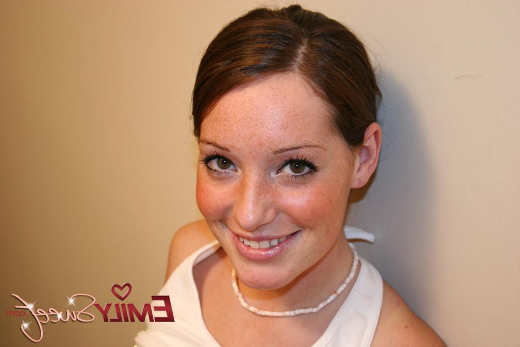 20P Pictures of teen Emily Sweet stripping for you at home