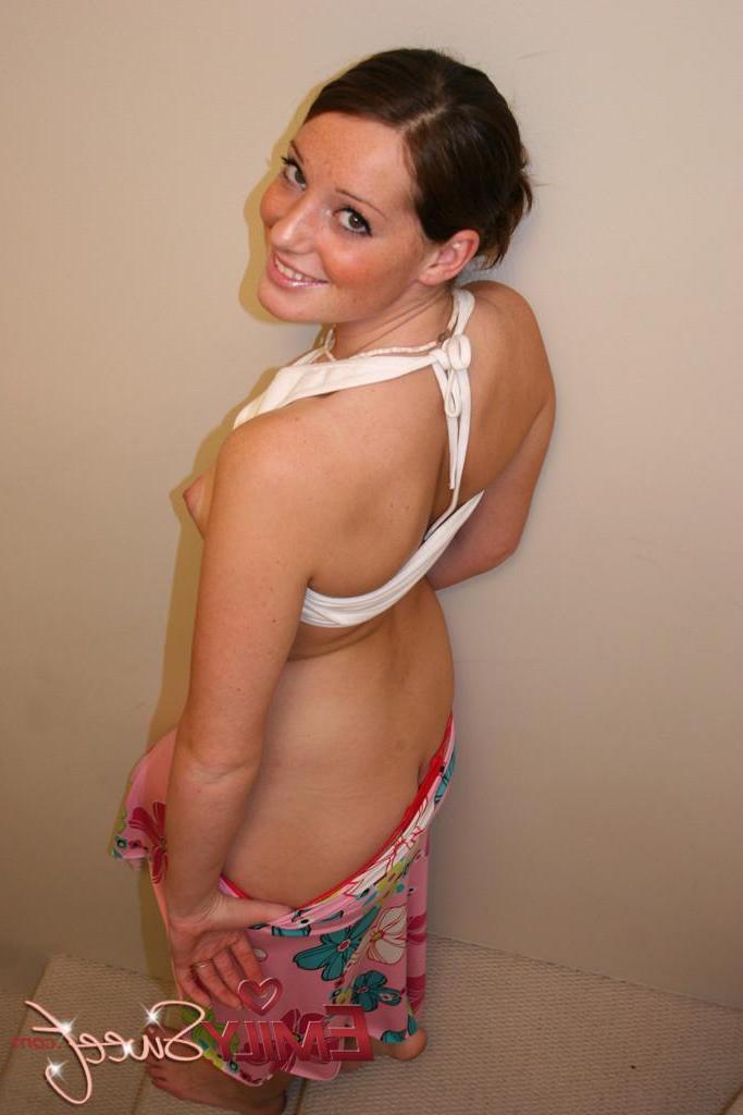 20P Pictures of teen Emily Sweet stripping for you at home