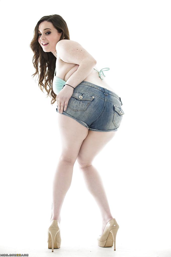 16P Chubby cutie with nice melons Tessa Lane undressing and spreading her legs