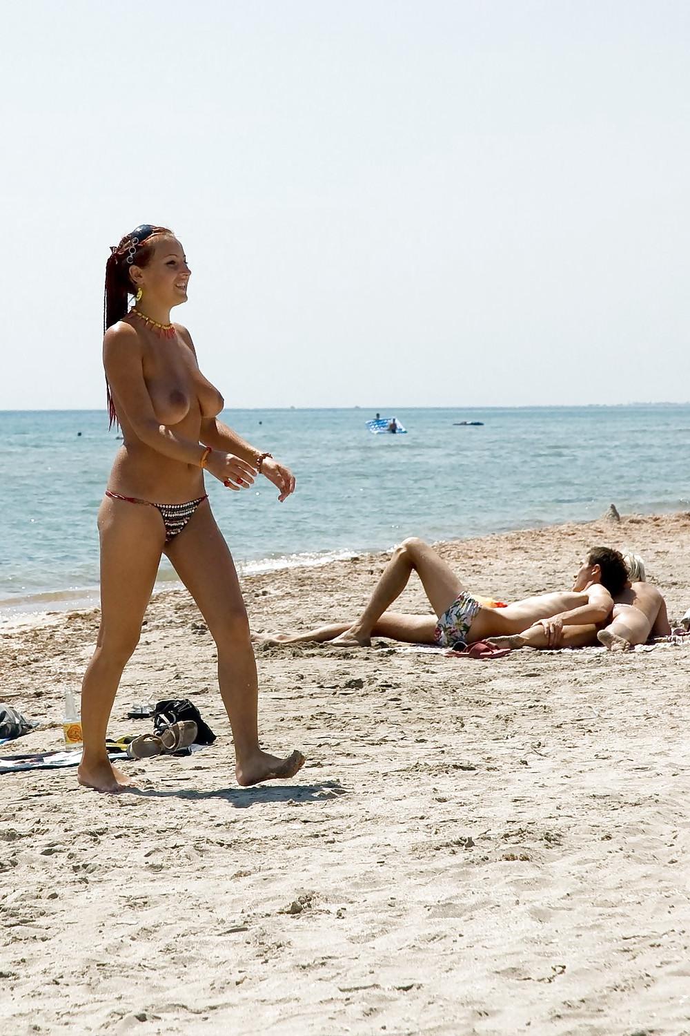 20P Naked beach 146.