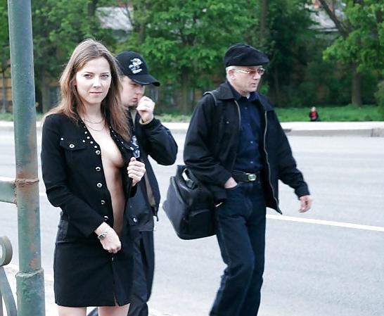 16P Teen brunette flashing in the street