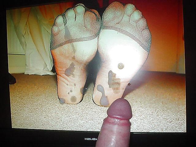 12P Nyloncumlored shoots a load for em's black nylon soles