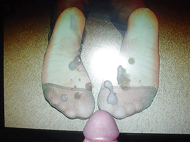12P Nyloncumlored shoots a load for em's black nylon soles