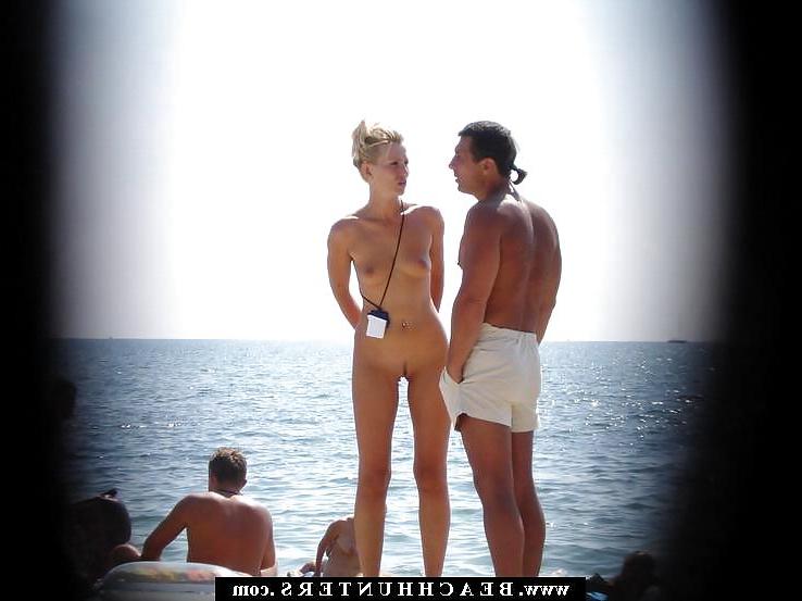 25P Naked at Beach