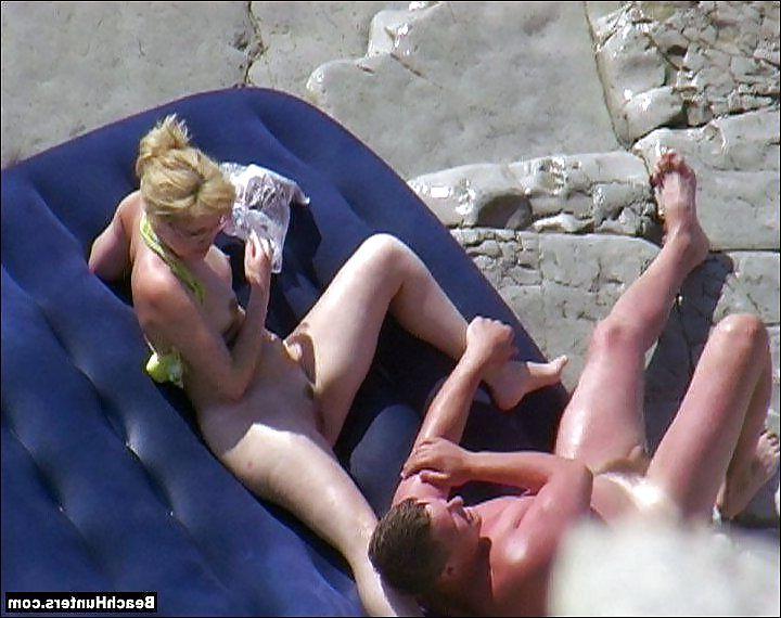 25P Naked at Beach