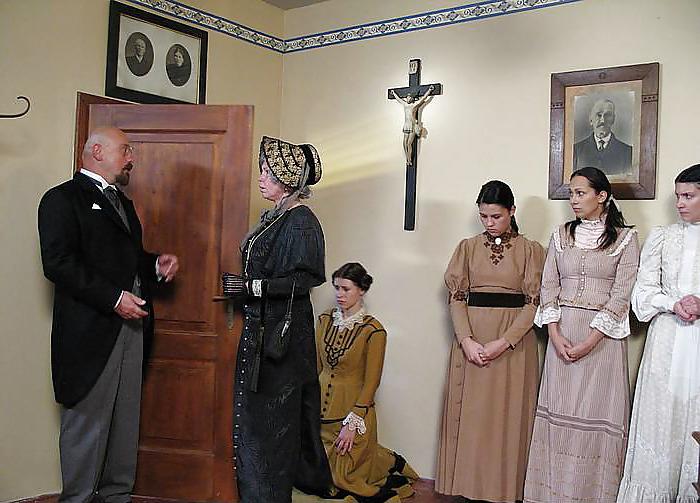 16P EDUCATION  IN  OLD TIMES 01