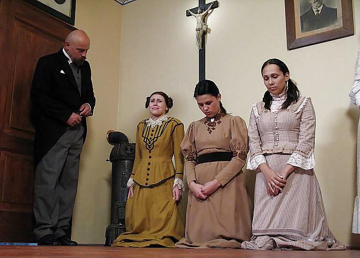 16P EDUCATION  IN  OLD TIMES 01