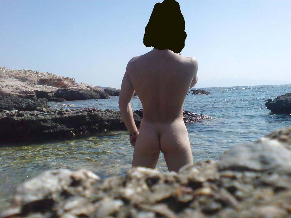 15P Dick on the beach