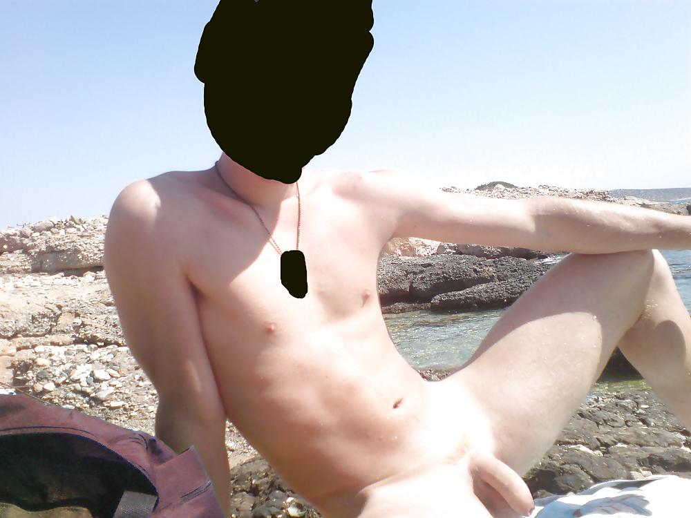 15P Dick on the beach