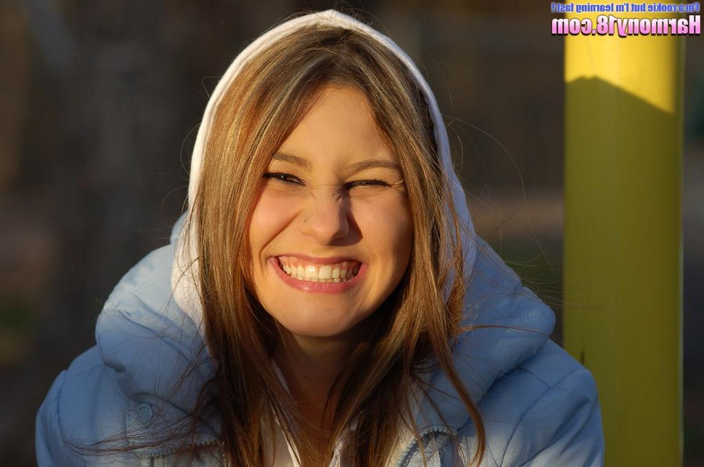 16P Pictures of teen nympho Harmony 18 flashing you outside