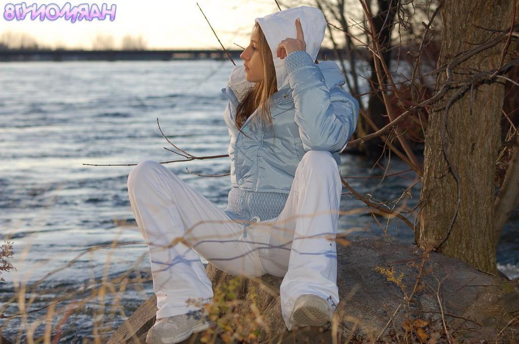 16P Pictures of teen nympho Harmony 18 flashing you outside