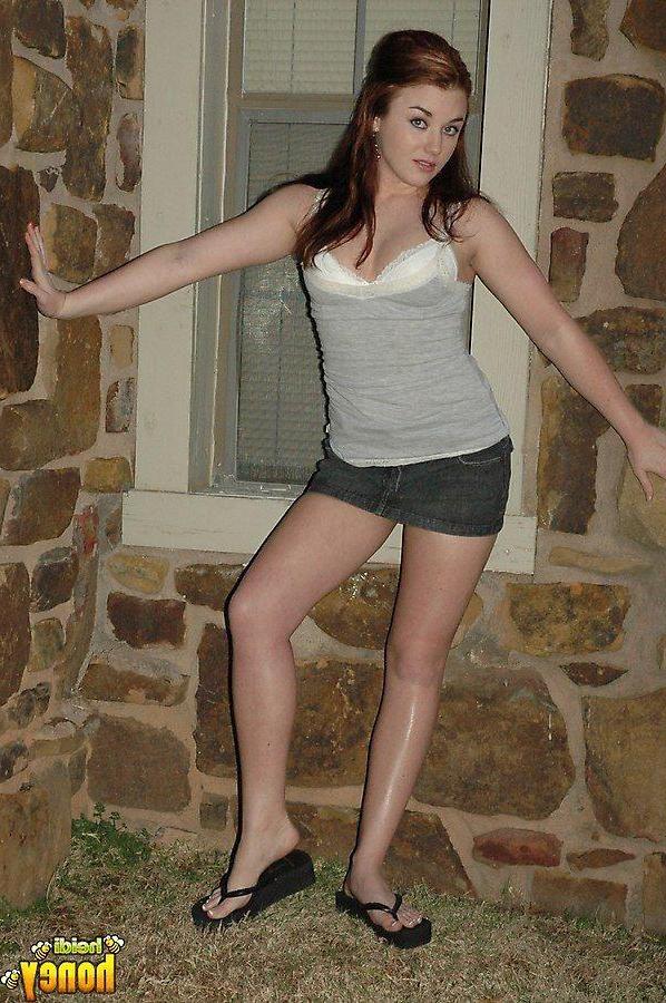 20P Pictures of teen girl Heidi teasing with her hotness