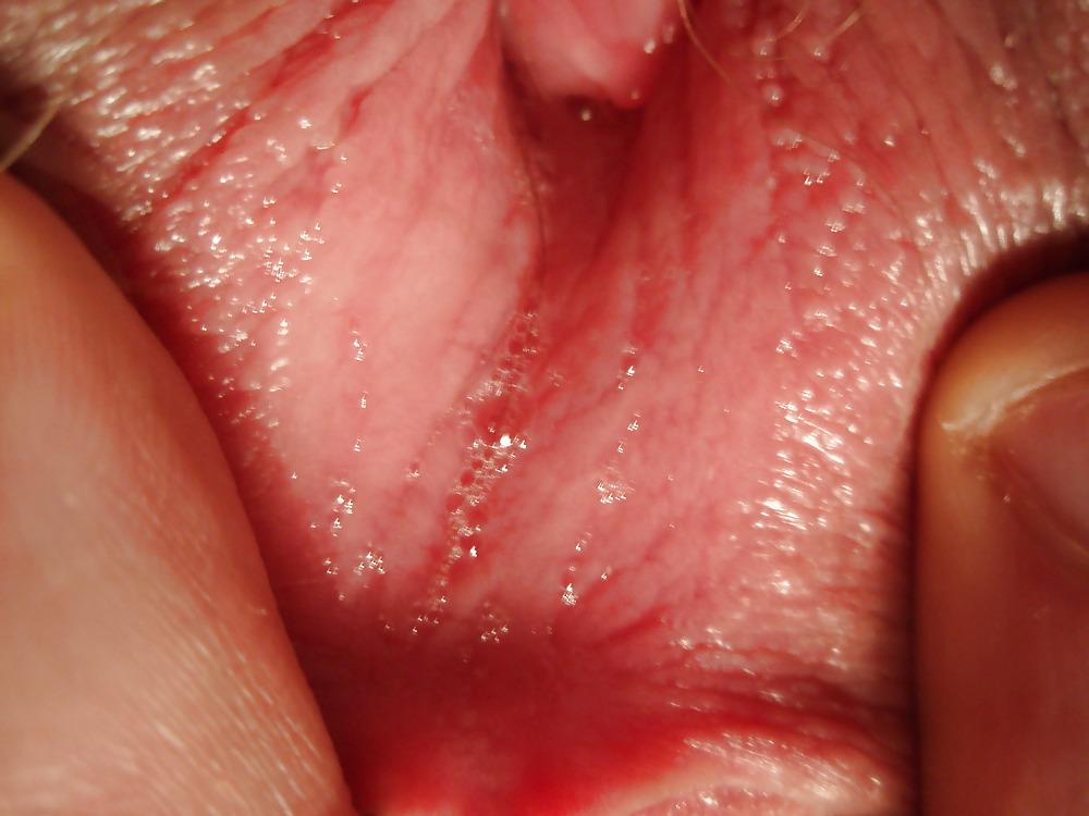 6P Her hairy pussy...