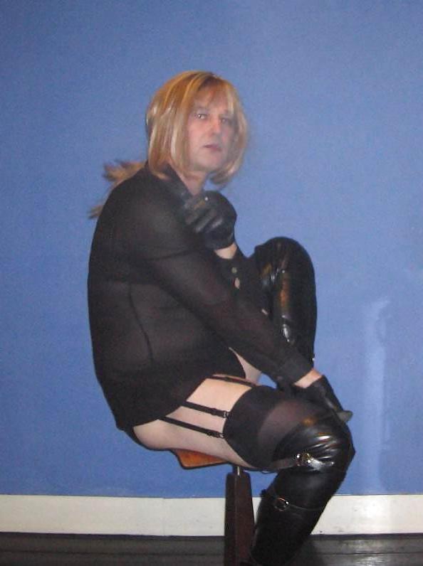 25P Patsy Damsel leather smoke slut