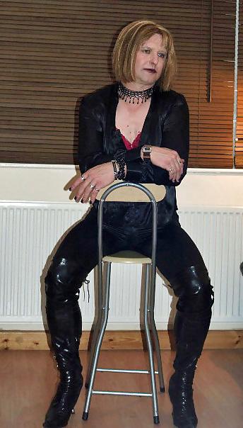 25P Patsy Damsel leather smoke slut