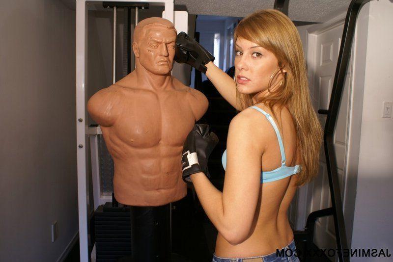 15P Pictures of Jasmine Foxxx being one hot and bad girl