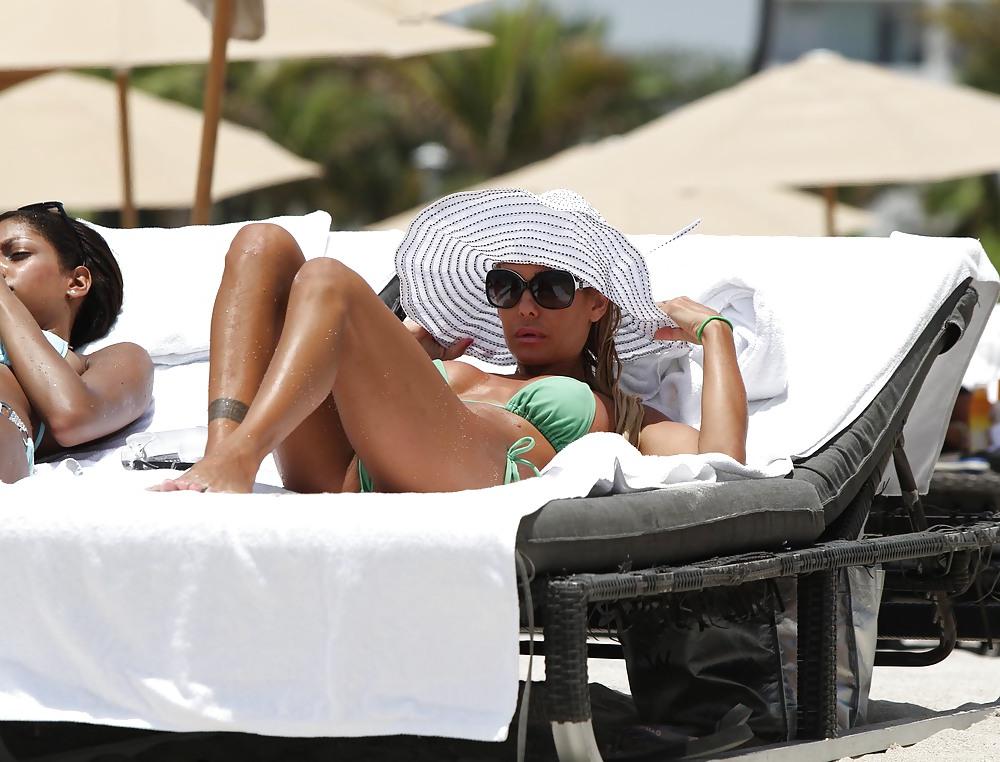 25P Shauna Sand in a teenie bikini on Miami Beach