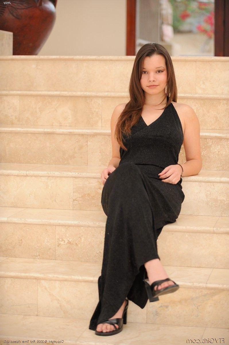 20P Pics of Jess spreading her legs on the stairs