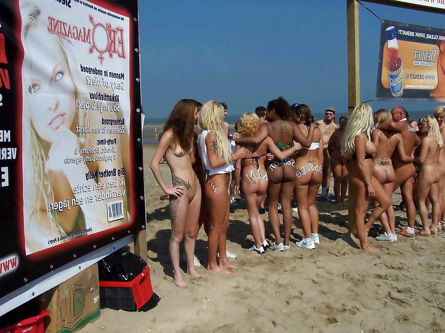 20P Naked beach 154.