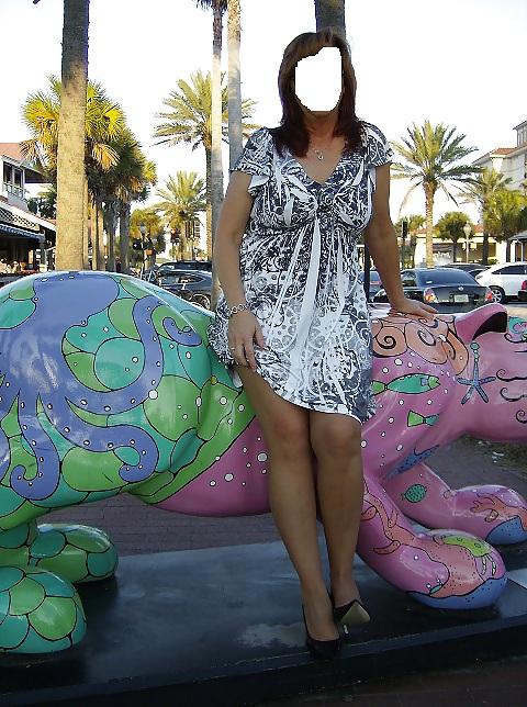14P Flashing teasing milf 