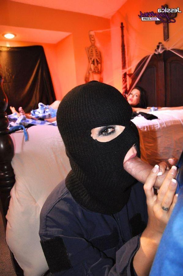 15P Pictures of Jessica Jaymes fucking the killer from Scream