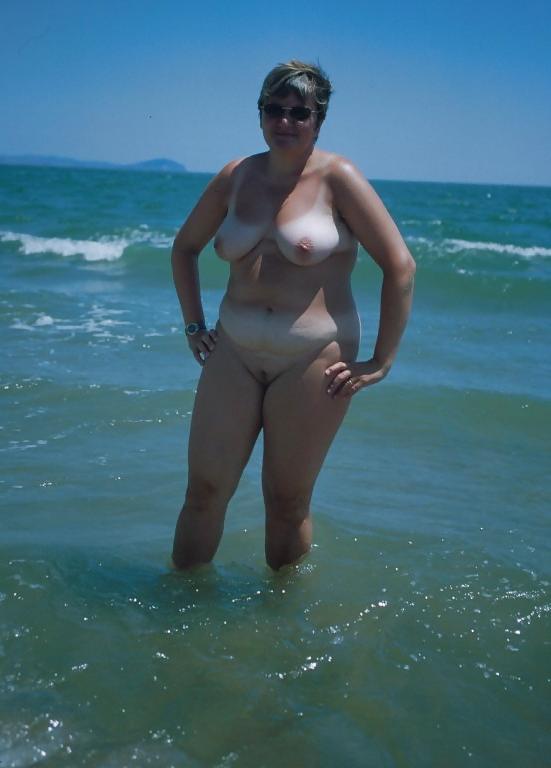 25P Nudist Beach Nudists