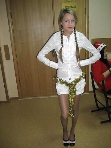 25P Nylon - upskirt - leg 5
