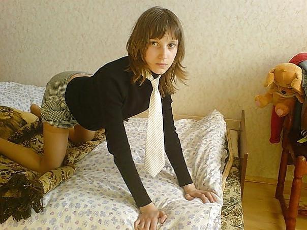 25P Nylon - upskirt - leg 5
