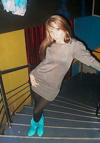 25P Nylon - upskirt - leg 5