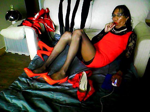 10P Black nylons & red heels turns me on