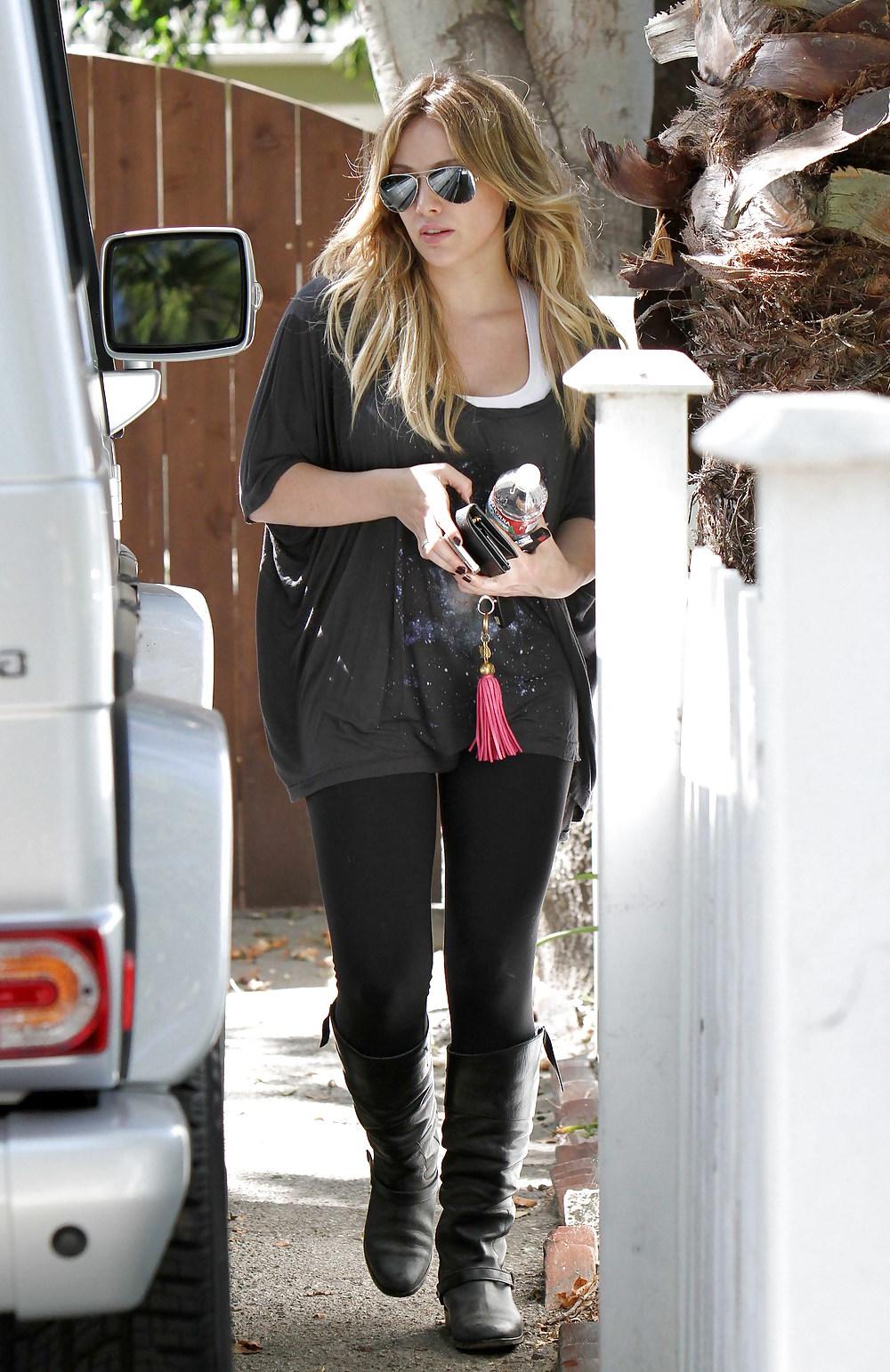7P Hilary Duff - booty in tights leaving yoga in Hollywood