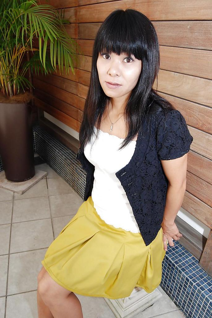 16P Decent Asian milf in skirt Yumiko Takase desires to get naked